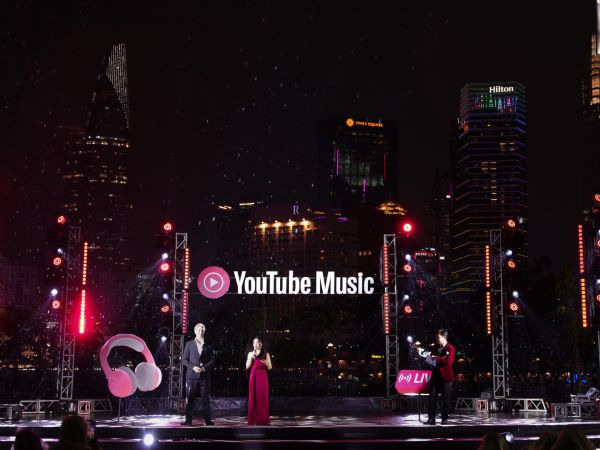 Spotlight , Music